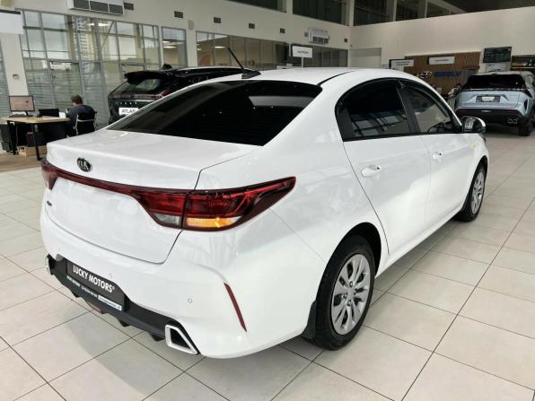 Kia Rio IV Рестайлинг с пробегом 2021 года, цена 1 695 000 рублей, 69851 км, седан, Автокод Объявления