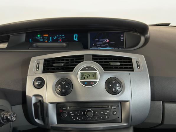 Renault Scenic II Рестайлинг с пробегом 2008 года, цена 639 900 рублей, 175007 км, компактвэн, Автокод Объявления