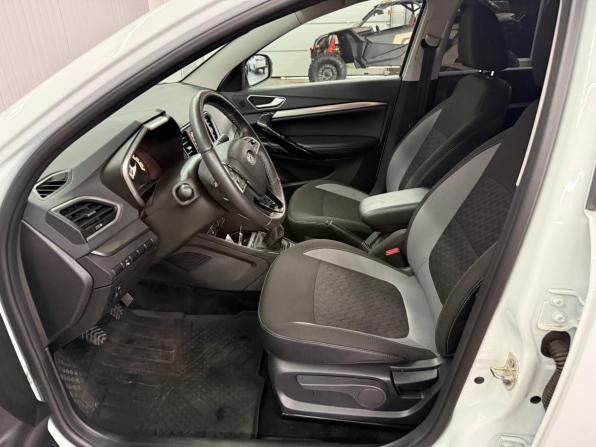 Lada (ВАЗ) Vesta I Рестайлинг (NG) с пробегом 2024 года, цена 1 327 000 рублей, 22437 км, седан, Автокод Объявления