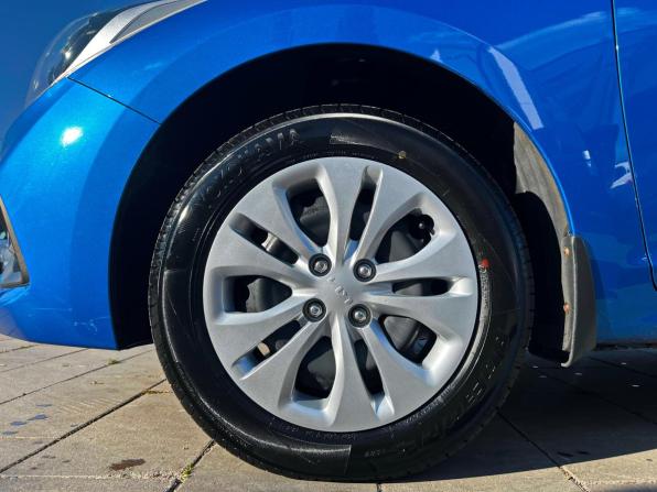 Hyundai Solaris II с пробегом 2019 года, цена 1 249 100 рублей, 119117 км, седан, Автокод Объявления