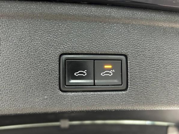 Volkswagen Touareg III с пробегом 2019 года, цена 4 992 000 рублей, 169205 км, внедорожник, Автокод Объявления