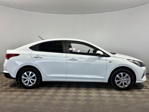 Hyundai Solaris II Рестайлинг с пробегом 2021 года, цена 1 310 000 рублей, 100049 км, седан, Автокод Объявления