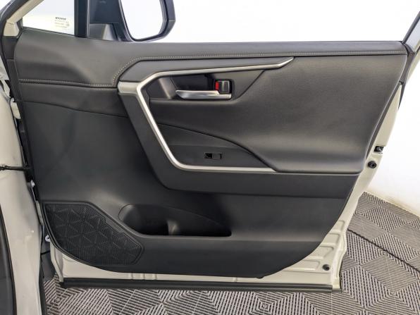 Toyota RAV4 V (XA50) с пробегом 2021 года, цена 2 900 000 рублей, 149564 км, внедорожник, Автокод Объявления