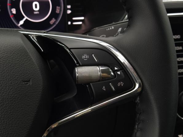 Skoda Superb III Рестайлинг с пробегом 2021 года, цена 2 409 000 рублей, 161659 км, лифтбек, Автокод Объявления