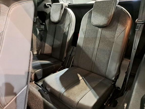 Peugeot 5008 II Рестайлинг с пробегом 2018 года, цена 2 170 000 рублей, 93968 км, внедорожник, Автокод Объявления