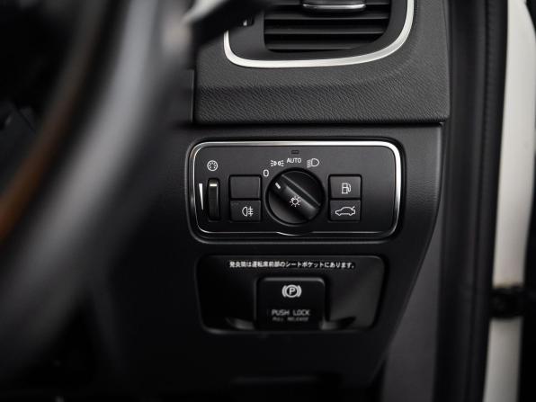 Volvo V60 I Рестайлинг с пробегом 2013 года, цена 1 300 000 рублей, 70000 км, универсал, Автокод Объявления
