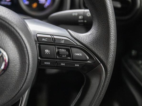 Toyota Yaris Cross с пробегом 2021 года, цена 1 669 500 рублей, 54250 км, внедорожник, Автокод Объявления