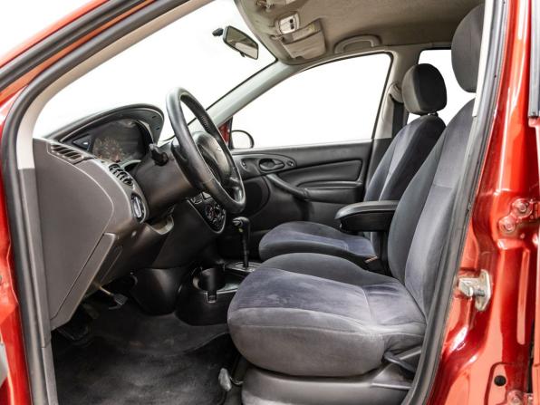 Ford Focus I (North America) с пробегом 2001 года, цена 258 000 рублей, 249970 км, седан, Автокод Объявления