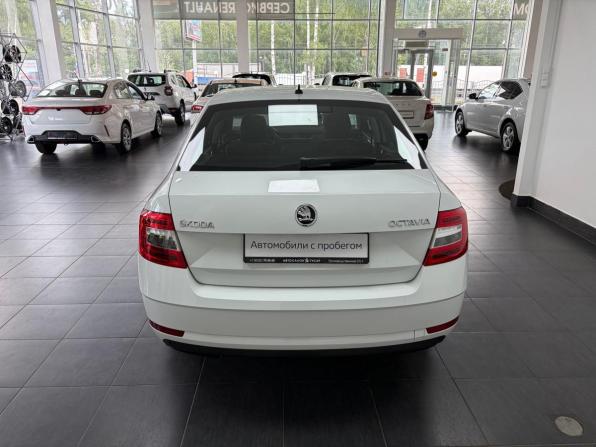 Skoda Octavia III (A7) Рестайлинг с пробегом 2020 года, цена 2 098 000 рублей, 42602 км, лифтбек, Автокод Объявления