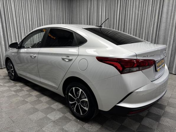 Hyundai Solaris II Рестайлинг с пробегом 2021 года, цена 1 690 000 рублей, 65502 км, седан, Автокод Объявления