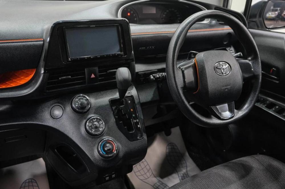 Toyota Sienta I Рестайлинг 1 Новокузнецк  - изображение 19