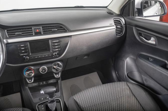 Kia Rio IV с пробегом 2017 года, цена 1 399 000 рублей, 89000 км, седан, Автокод Объявления