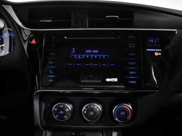 Toyota Corolla XI (E160 E170 E180) Рестайлинг 1 с пробегом 2016 года, цена 1 636 000 рублей, 83030 км, седан, Автокод Объявления
