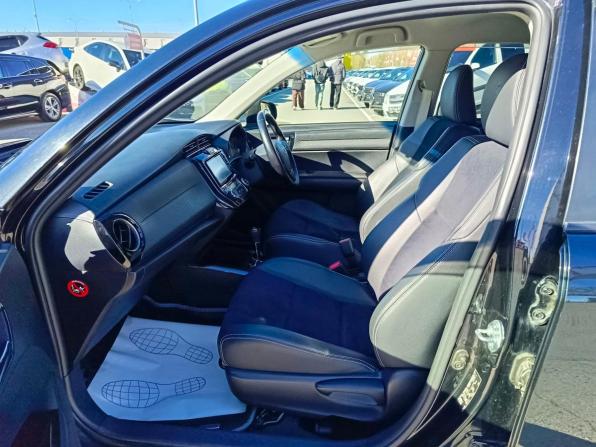 Toyota Corolla XI (E160 E170 E180) Рестайлинг 1 с пробегом 2015 года, цена 1 196 000 рублей, 211190 км, универсал, Автокод Объявления