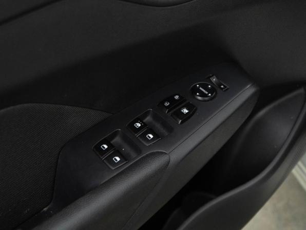 Hyundai Solaris II с пробегом 2018 года, цена 1 342 444 рубля, 91556 км, седан, Автокод Объявления