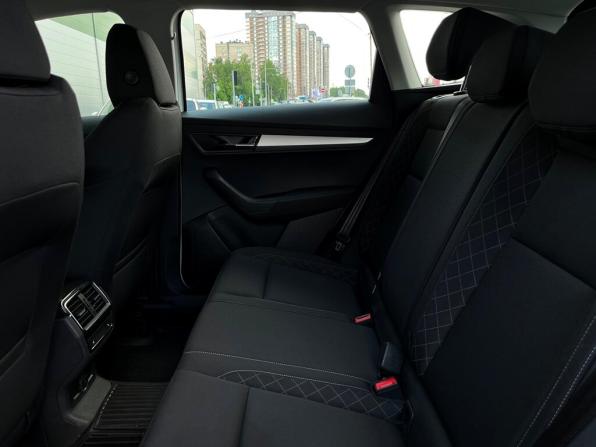 Skoda Karoq I с пробегом 2021 года, цена 2 659 300 рублей, 30936 км, внедорожник, Автокод Объявления