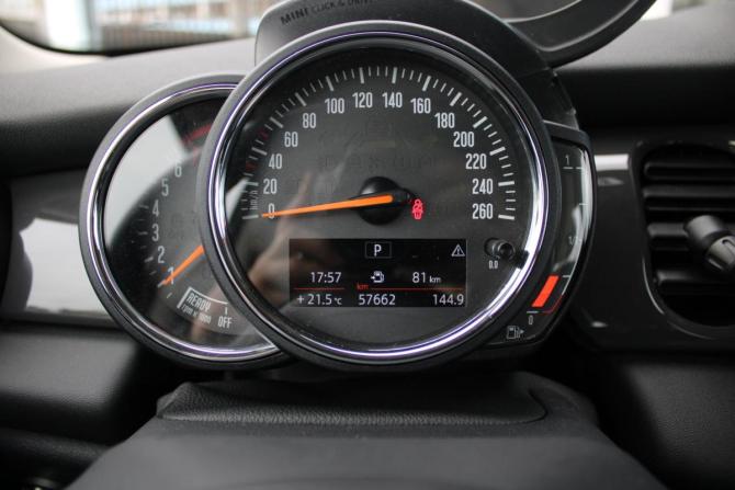 Mini Hatch III (F55/F56) Рестайлинг 2 с пробегом 2021 года, цена 2 379 000 рублей, 57265 км, хэтчбек, Автокод Объявления