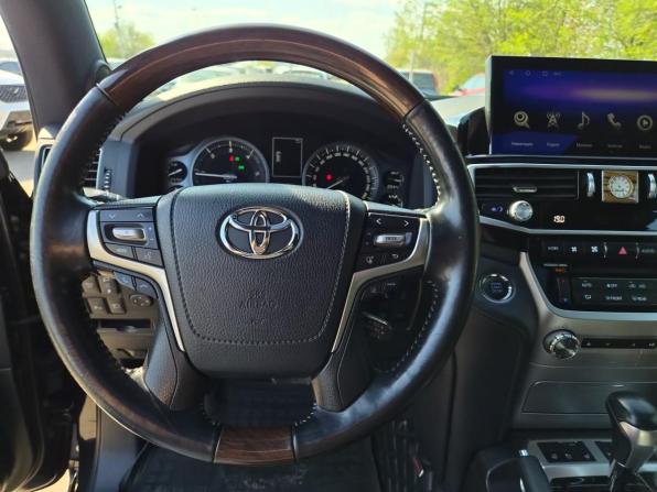 Toyota Land Cruiser 200 Series Рестайлинг 2 с пробегом 2019 года, цена 6 700 000 рублей, 93907 км, внедорожник, Автокод Объявления