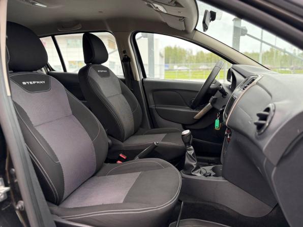 Renault Sandero II Рестайлинг с пробегом 2022 года, цена 1 095 000 рублей, 145000 км, хэтчбек, Автокод Объявления