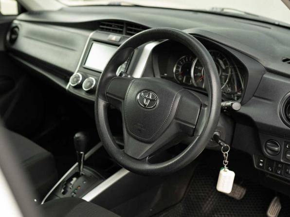 Toyota Corolla XI (E160 E170) Рестайлинг 2 с пробегом 2018 года, цена 1 300 000 рублей, 77832 км, универсал, Автокод Объявления
