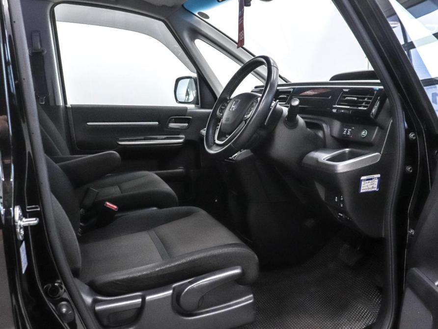 Honda Stepwgn V Рестайлинг Красноярск  - изображение 11
