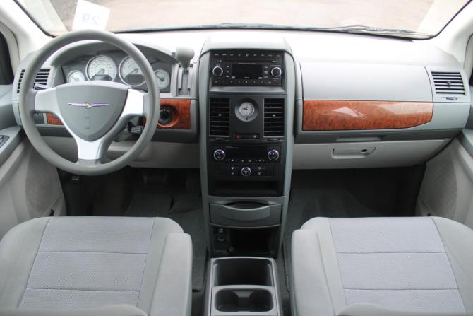 Chrysler Voyager V с пробегом 2008 года, цена 1 165 000 рублей, 175903 км, минивэн, Автокод Объявления
