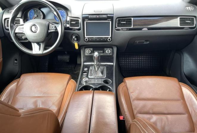 Volkswagen Touareg II Рестайлинг с пробегом 2014 года, цена 2 120 000 рублей, 230634 км, внедорожник, Автокод Объявления