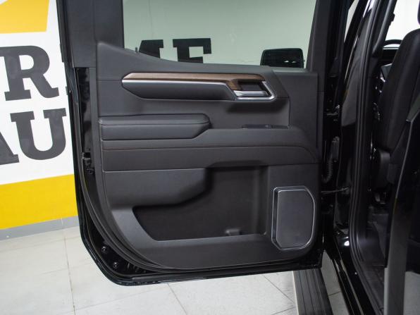 Chevrolet Silverado IV (T1XX) Рестайлинг с пробегом 2023 года, цена 9 499 000 рублей, 10195 км, offers.body_type.unknown, Автокод Объявления