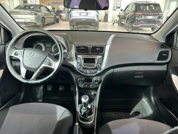 Hyundai Solaris I Рестайлинг с пробегом 2016 года, цена 995 000 рублей, 160591 км, седан, Автокод Объявления