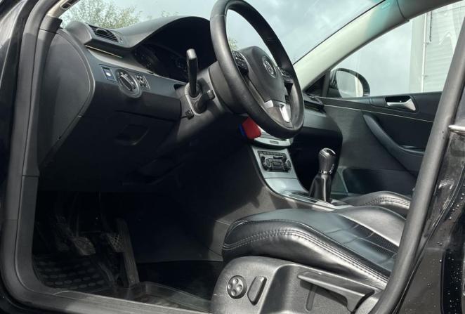 Volkswagen Passat B6 с пробегом 2010 года, цена 700 000 рублей, 332938 км, универсал, Автокод Объявления