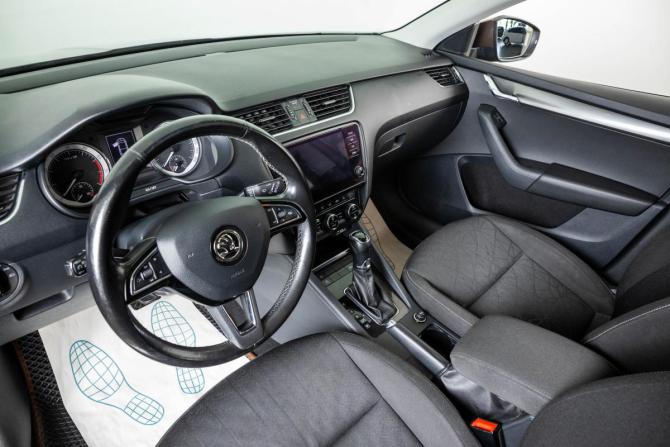 Skoda Octavia III (A7) Рестайлинг с пробегом 2019 года, цена 1 849 000 рублей, 181500 км, лифтбек, Автокод Объявления