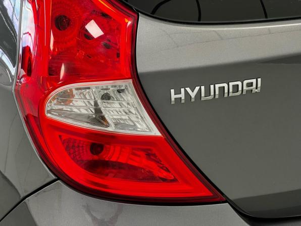 Hyundai Solaris I с пробегом 2013 года, цена 695 000 рублей, 205002 км, хэтчбек, Автокод Объявления
