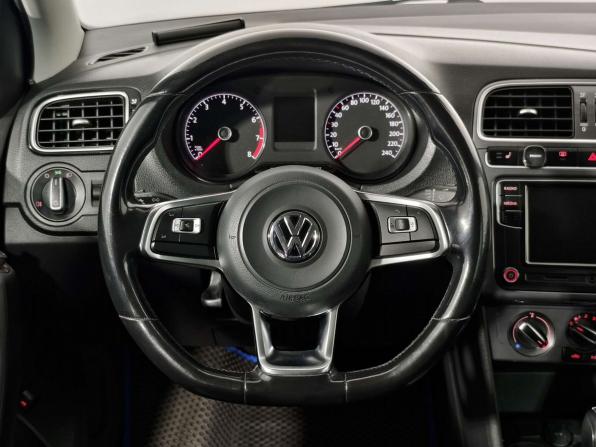Volkswagen Polo V Рестайлинг с пробегом 2020 года, цена 1 429 000 рублей, 81735 км, седан, Автокод Объявления
