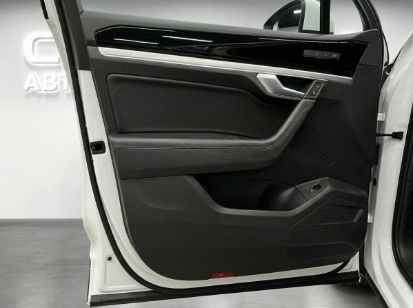 Volkswagen Touareg III с пробегом 2022 года, цена 7 290 000 рублей, 83627 км, внедорожник, Автокод Объявления