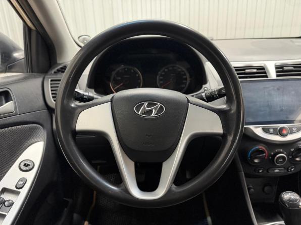 Hyundai Solaris I с пробегом 2011 года, цена 820 000 рублей, 133202 км, седан, Автокод Объявления