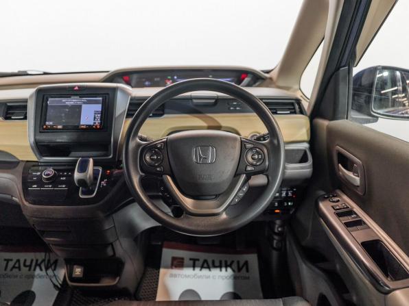Honda Freed II с пробегом 2018 года, цена 1 493 000 рублей, 63795 км, компактвэн, Автокод Объявления