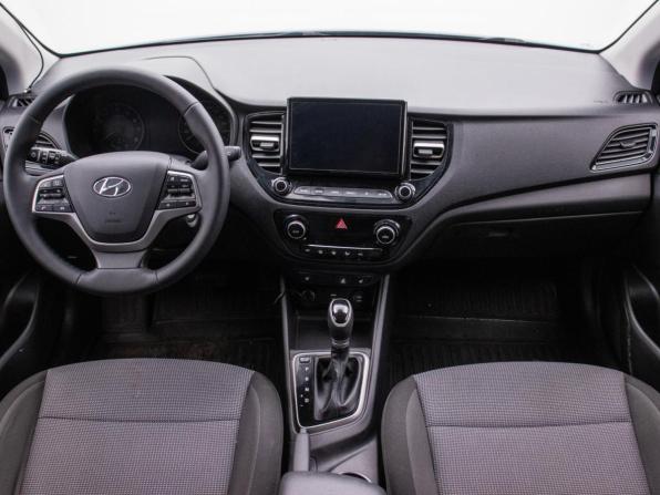 Hyundai Solaris II Рестайлинг с пробегом 2021 года, цена 1 306 000 рублей, 132796 км, седан, Автокод Объявления