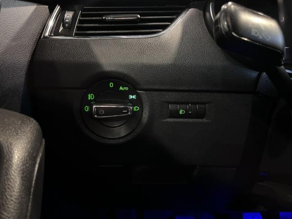 Skoda Octavia III (A7) с пробегом 2013 года, цена 880 000 рублей, 350915 км, лифтбек, Автокод Объявления