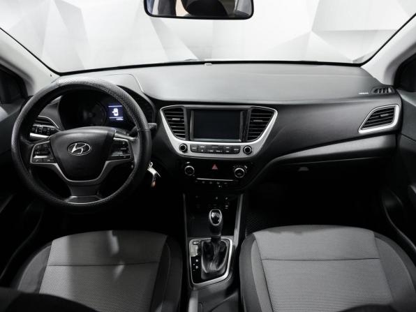 Hyundai Solaris II с пробегом 2018 года, цена 1 295 000 рублей, 114715 км, седан, Автокод Объявления