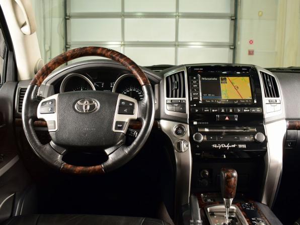 Toyota Land Cruiser 200 Series Рестайлинг 1 с пробегом 2015 года, цена 4 299 995 рублей, 179959 км, внедорожник, Автокод Объявления