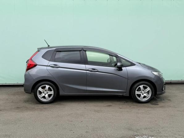 Honda Fit III Рестайлинг с пробегом 2018 года, цена 1 099 000 рублей, 157153 км, хэтчбек, Автокод Объявления