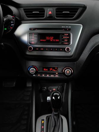 Kia Rio III Рестайлинг с пробегом 2016 года, цена 1 255 000 рублей, 59490 км, седан, Автокод Объявления