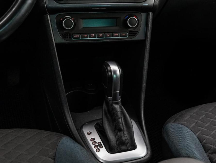 Volkswagen Polo V Рестайлинг Санкт-Петербург  - изображение 14