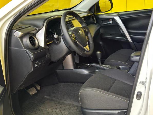 Toyota RAV4 IV (XA40) Рестайлинг с пробегом 2017 года, цена 2 259 000 рублей, 126904 км, внедорожник, Автокод Объявления