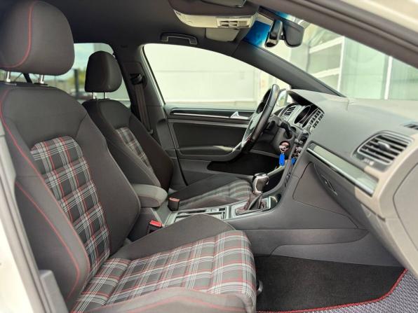 Volkswagen Golf GTI VII с пробегом 2015 года, цена 1 555 000 рублей, 191000 км, хэтчбек, Автокод Объявления