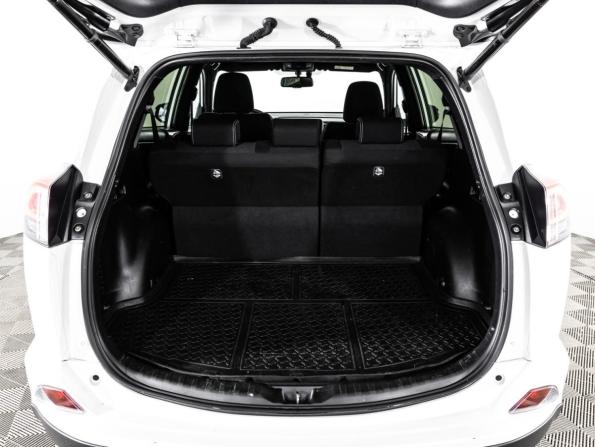 Toyota RAV4 IV (XA40) Рестайлинг с пробегом 2018 года, цена 2 499 000 рублей, 219643 км, внедорожник, Автокод Объявления