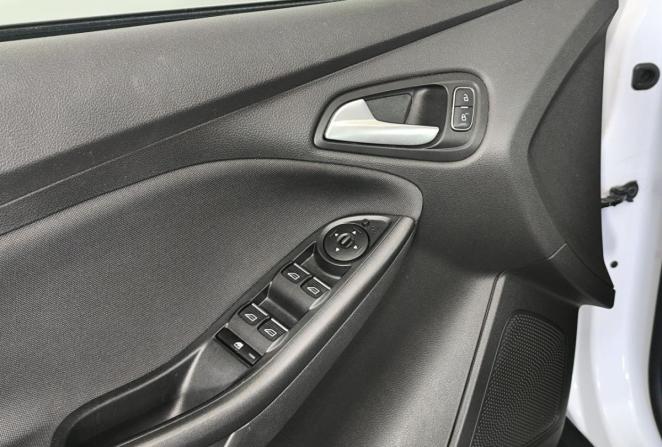 Ford Focus III Рестайлинг с пробегом 2018 года, цена 1 090 000 рублей, 91112 км, хэтчбек, Автокод Объявления