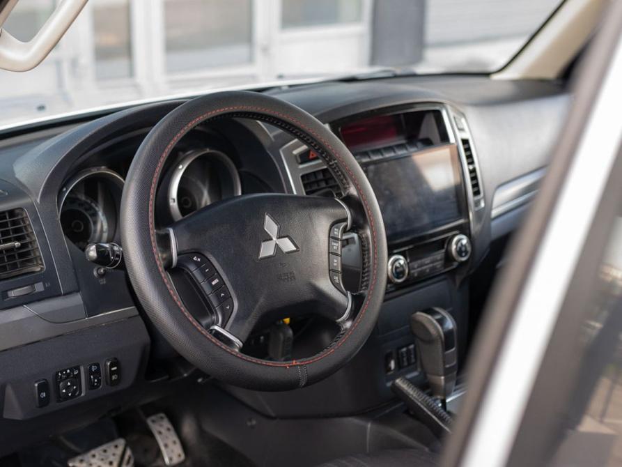 Mitsubishi Pajero IV Рестайлинг 1 Новосибирск  - изображение 11