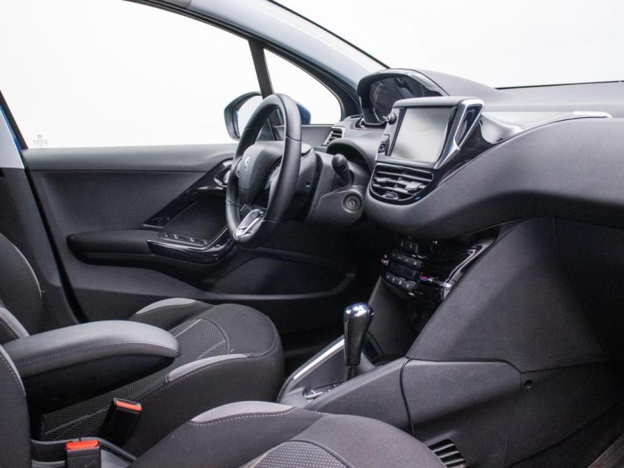 Peugeot 208 I Москва  - изображение 10