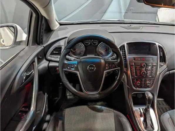 Opel Astra J с пробегом 2011 года, цена 695 000 рублей, 172973 км, универсал, Автокод Объявления